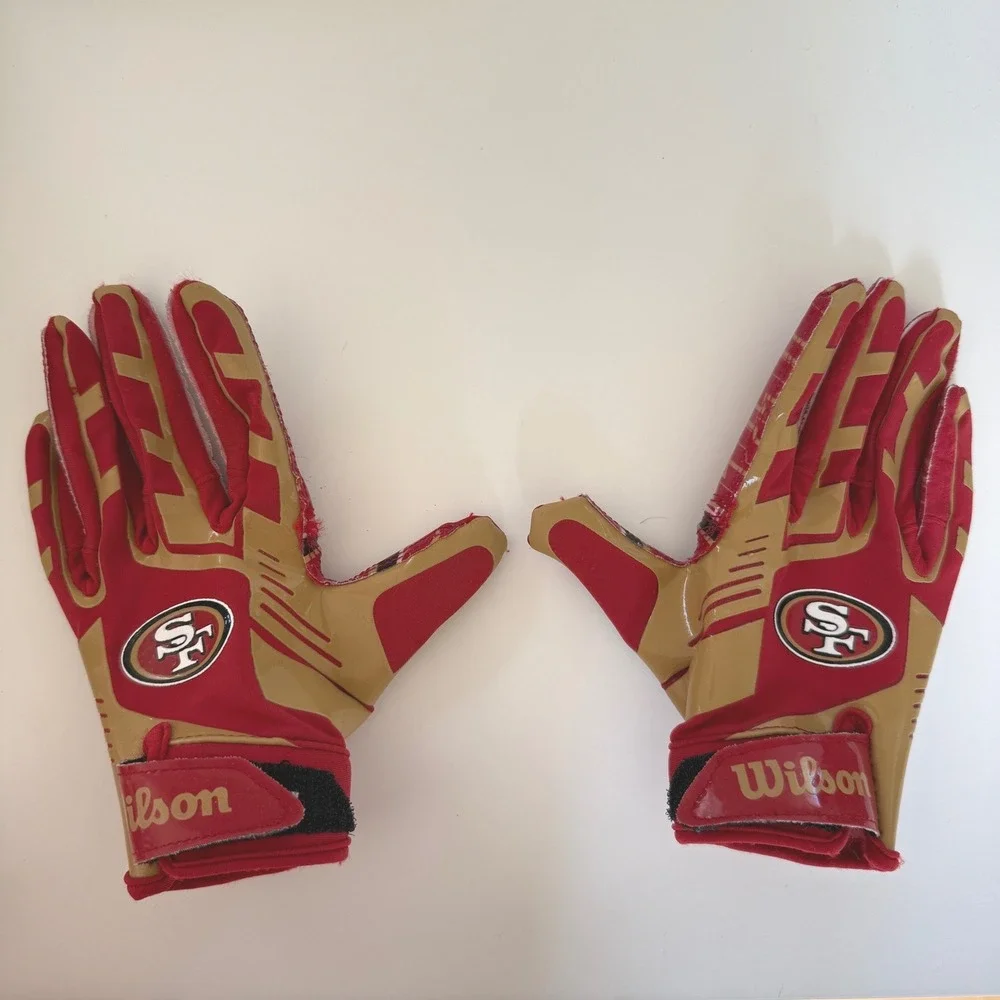 Wilson San Francisco 49ers Youth Football Receiver Gloves Red Gold Medium